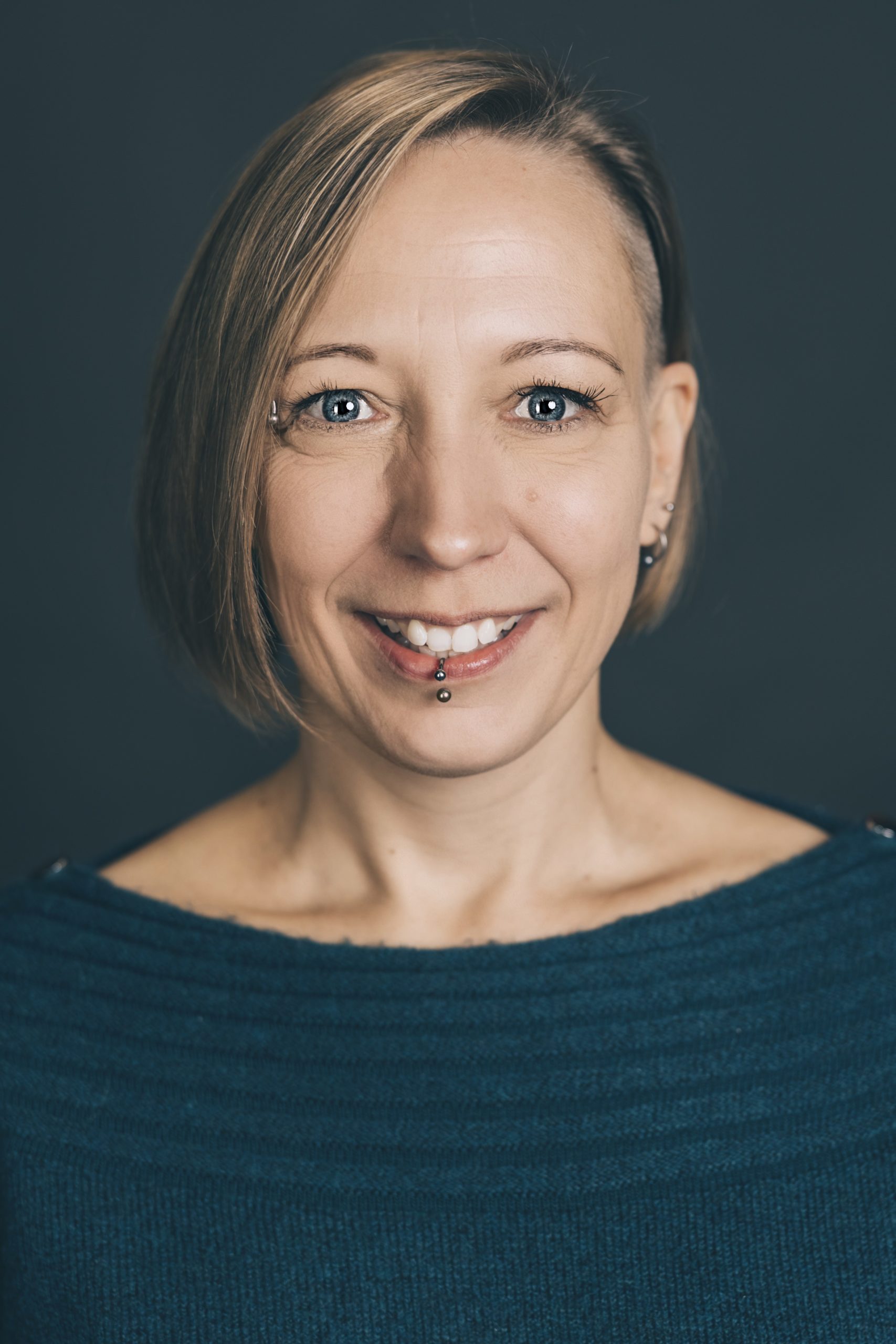 Porträtfoto von Heike Maerki I Trainerin bei Com-Across